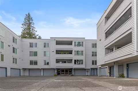 17417 Ashworth Ave N #202, Shoreline, WA 98133