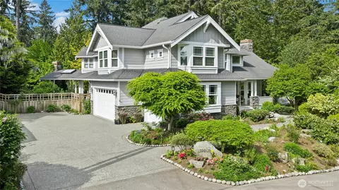 10806 SE 16th St, Bellevue, WA 98004