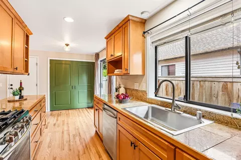 Kitchen - 14502 104th Ave NE, Bothell, WA 98011 photo 1 of 3