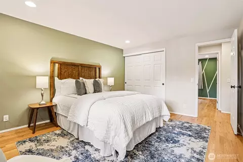 Bedroom - 14502 104th Ave NE, Bothell, WA 98011 photo 3 of 5