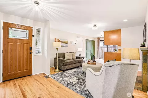 Entry Way - 14502 104th Ave NE, Bothell, WA 98011 photo 2 of 2
