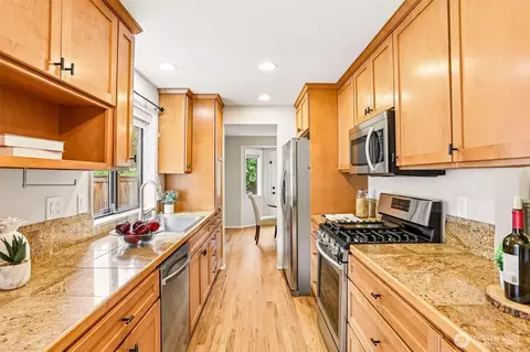 Kitchen - 14502 104th Ave NE, Bothell, WA 98011 photo 3 of 3