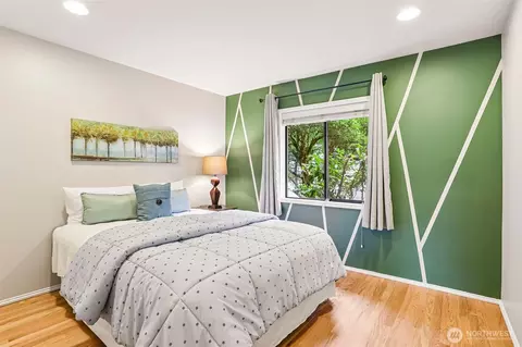 Bedroom - 14502 104th Ave NE, Bothell, WA 98011 photo 4 of 5