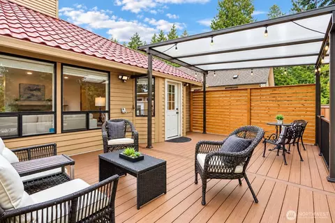 Exterior - 14502 104th Ave NE, Bothell, WA 98011 photo 3 of 6