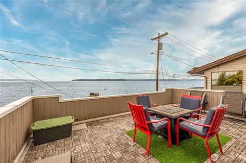 3030 Mission Beach Rd, Tulalip, WA 98271