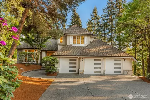 19221 SE 25th St, Sammamish, WA 98075