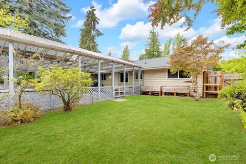 Exterior - 8602 Maple Ln, Edmonds, WA 98026 photo 11 of 11
