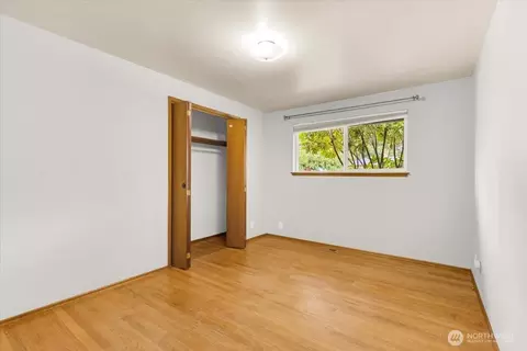 Bedroom - 8602 Maple Ln, Edmonds, WA 98026 photo 5 of 7