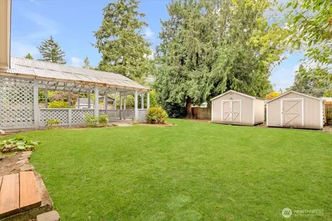 Exterior - 8602 Maple Ln, Edmonds, WA 98026 photo 7 of 11