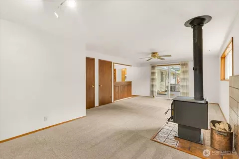 Living - 8602 Maple Ln, Edmonds, WA 98026 photo 8 of 8