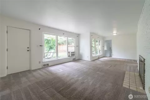 Living - 648 Smith St, Monroe, WA 98272 photo 1 of 9