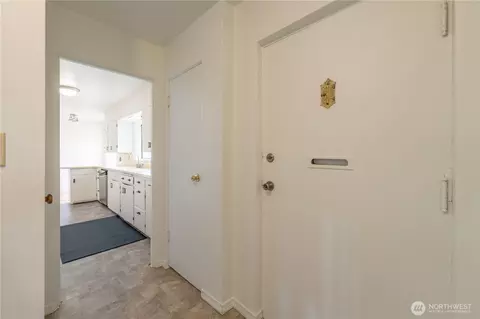 Entry Way - 648 Smith St, Monroe, WA 98272 photo 2 of 3