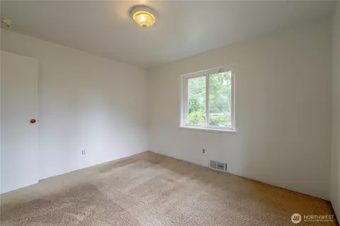 Bedroom - 648 Smith St, Monroe, WA 98272 photo 5 of 7