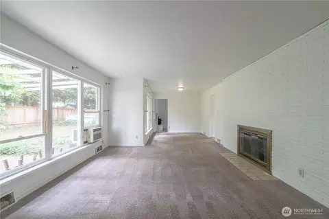 Living - 648 Smith St, Monroe, WA 98272 photo 2 of 9