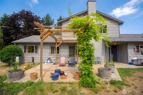 Exterior - 281 Stone Rd, Sequim, WA 98382 photo 6 of 11
