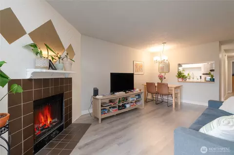 3430 I St NE #J101, Auburn, WA 98002