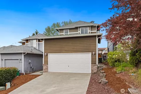 2428 NE 13th St, Renton, WA 98056
