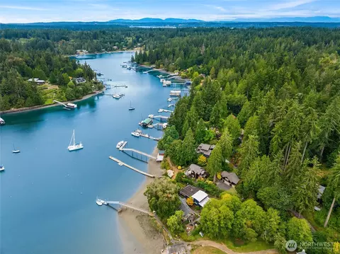 15122 15128 Ne Anna Vera Ln, Bainbridge Island, WA 98110