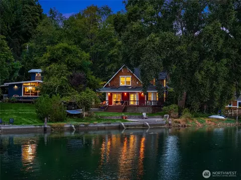 15122 15128 Ne Anna Vera Ln, Bainbridge Island, WA 98110