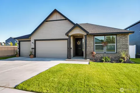 4713 W Thrush St, Moses Lake, WA 98837