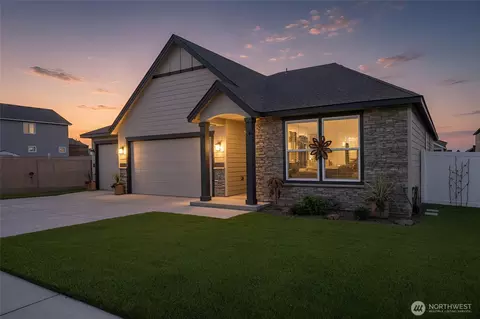 4713 W Thrush St, Moses Lake, WA 98837