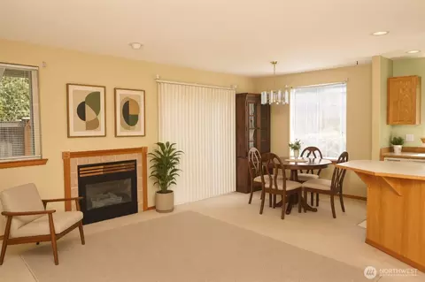 Living - 10115 6th Dr SE #B, Everett, WA 98208 photo 2 of 3