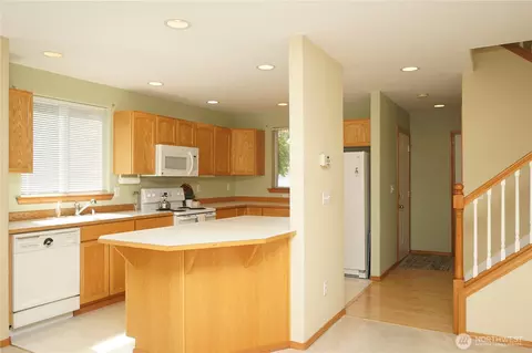 Kitchen - 10115 6th Dr SE #B, Everett, WA 98208 photo 1 of 3