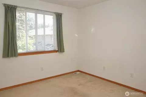 Bedroom - 10115 6th Dr SE #B, Everett, WA 98208 photo 4 of 8
