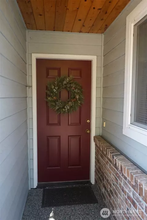 Entry Way - 10115 6th Dr SE #B, Everett, WA 98208 photo 1 of 1