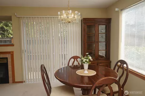 Dining - 10115 6th Dr SE #B, Everett, WA 98208 photo 1 of 1