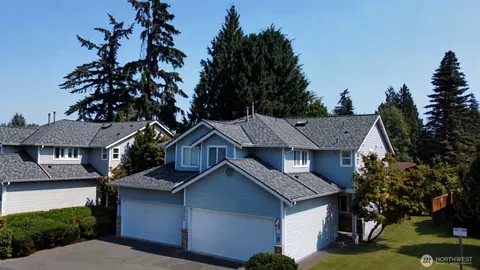 Exterior - 10115 6th Dr SE #B, Everett, WA 98208 photo 2 of 4