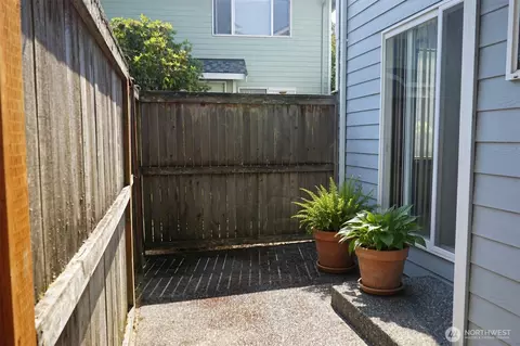 Exterior - 10115 6th Dr SE #B, Everett, WA 98208 photo 3 of 4