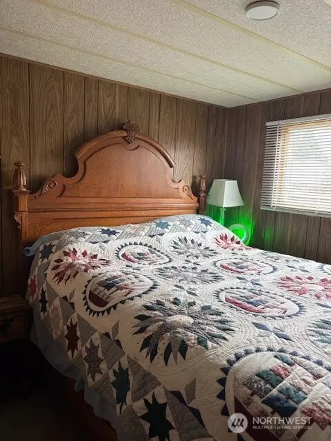 Bedroom - 1137 Spruce Dr, Enumclaw, WA 98022 photo 1 of 2
