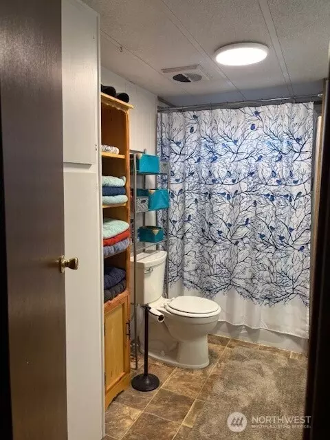 Bath - 1137 Spruce Dr, Enumclaw, WA 98022 photo 1 of 1