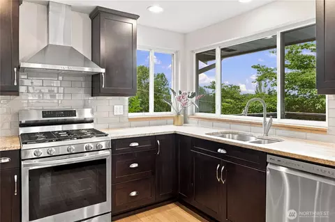 Kitchen - 318 228th St SE, Bothell, WA 98021 photo 2 of 4