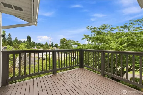 Exterior - 318 228th St SE, Bothell, WA 98021 photo 2 of 7