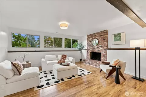 Living - 318 228th St SE, Bothell, WA 98021 photo 7 of 10