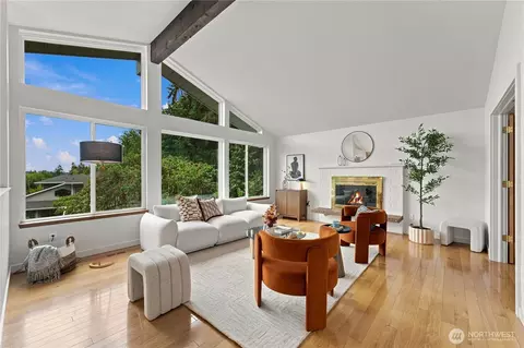 Living - 318 228th St SE, Bothell, WA 98021 photo 3 of 10