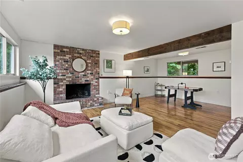 Living - 318 228th St SE, Bothell, WA 98021 photo 9 of 10