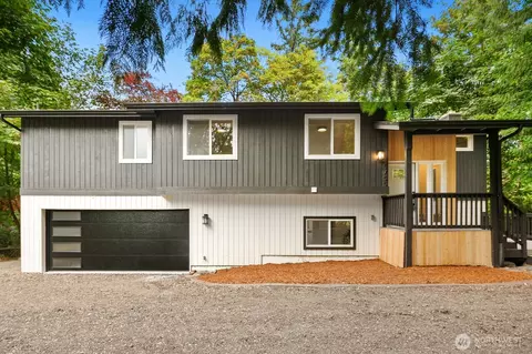 5755 Blakely Ave NE, Bainbridge Island, WA 98110