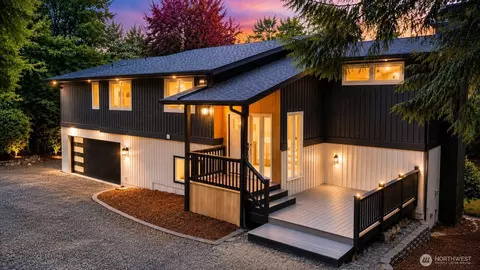 5755 Blakely Ave NE, Bainbridge Island, WA 98110