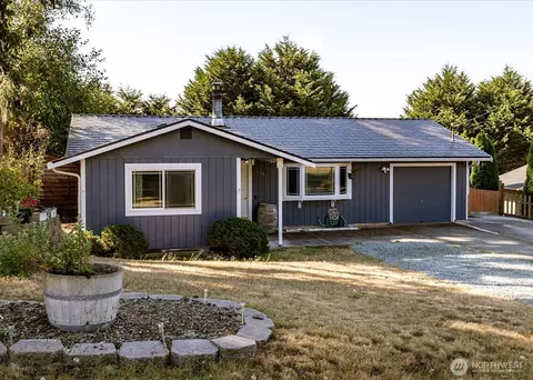 577 Salal St, Oak Harbor, WA 98277