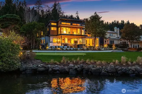 5330 Butterworth Rd, Mercer Island, WA 98040