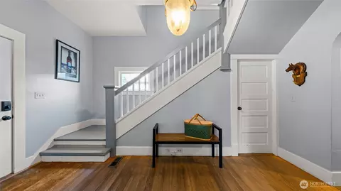 Entry Way - 528 E Alder St, Walla Walla, WA 99362 photo 1 of 4