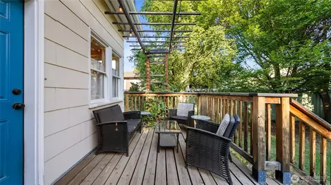 Exterior - 528 E Alder St, Walla Walla, WA 99362 photo 4 of 10