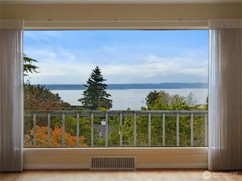 10561 15th Ave NW, Seattle, WA 98177