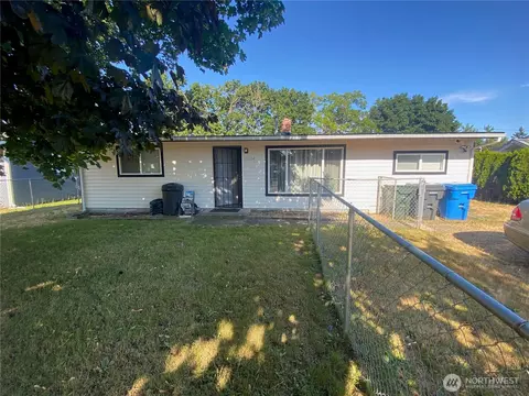 10204 47th Ave SW, Lakewood, WA 98499
