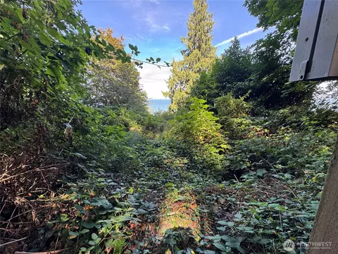 11002 Vashon Hwy SW, Vashon, WA 98070