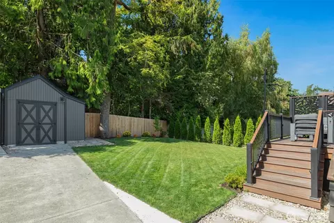 Exterior - 1743 26th Ave E, Seattle, WA 98112 photo 6 of 7