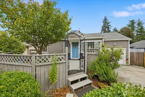 12232 Fremont Ave N, Seattle, WA 98133